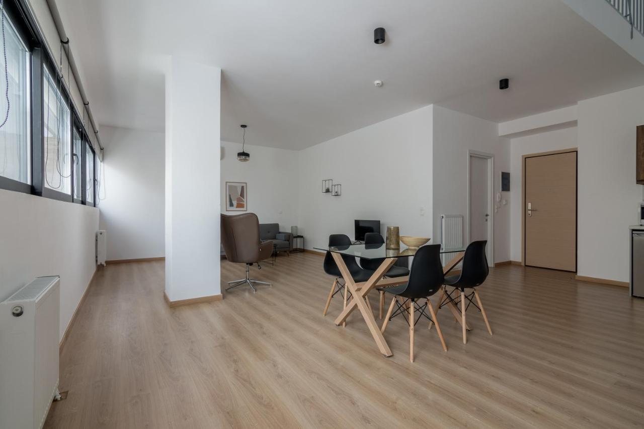 Leochares Lifestyle Apartments - Self Check-In Athena Bagian luar foto