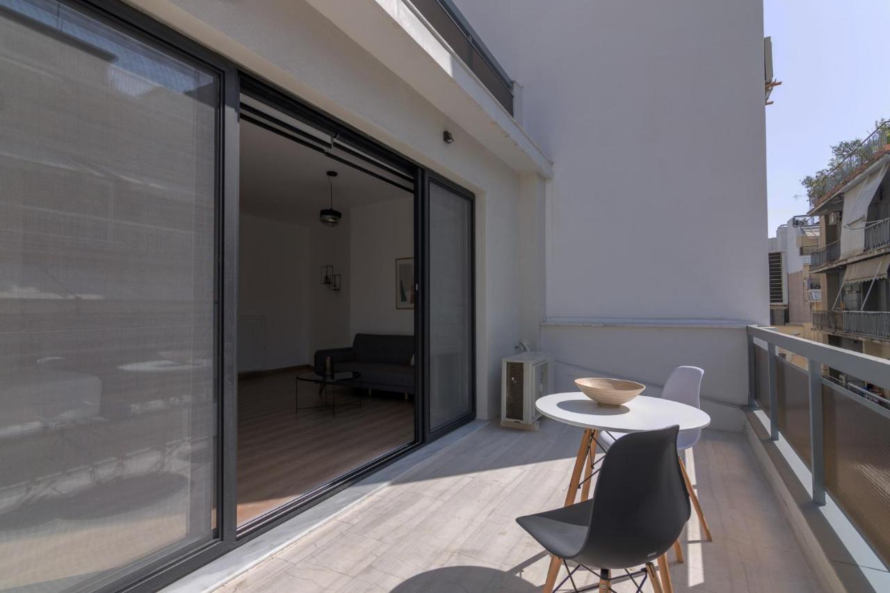 Leochares Lifestyle Apartments - Self Check-In Athena Bagian luar foto