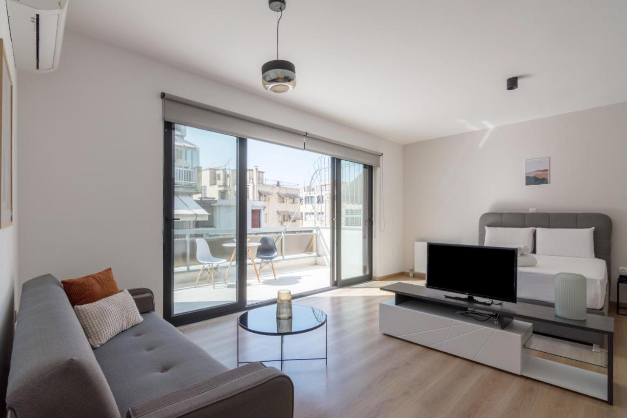Leochares Lifestyle Apartments - Self Check-In Athena Bagian luar foto