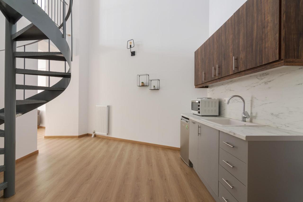Leochares Lifestyle Apartments - Self Check-In Athena Bagian luar foto