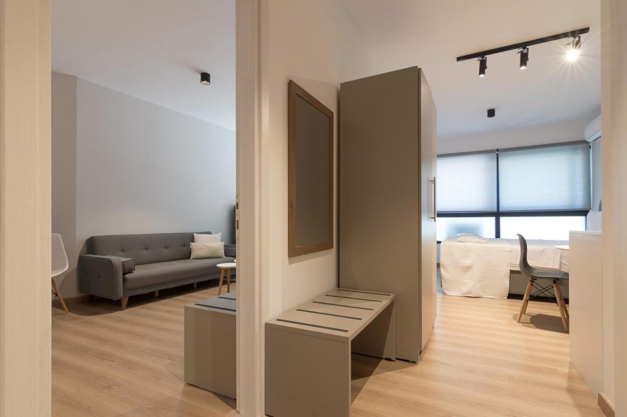 Leochares Lifestyle Apartments - Self Check-In Athena Bagian luar foto
