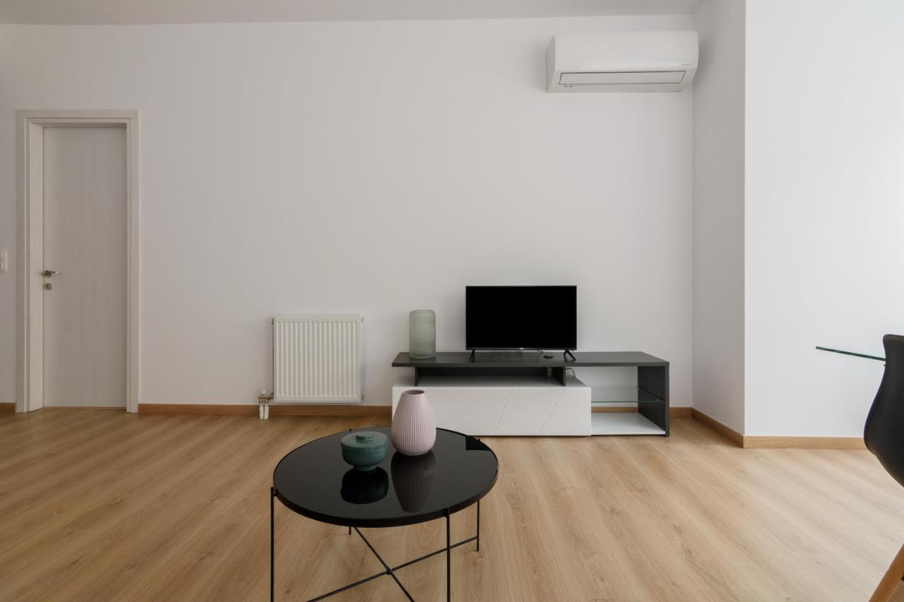 Leochares Lifestyle Apartments - Self Check-In Athena Bagian luar foto