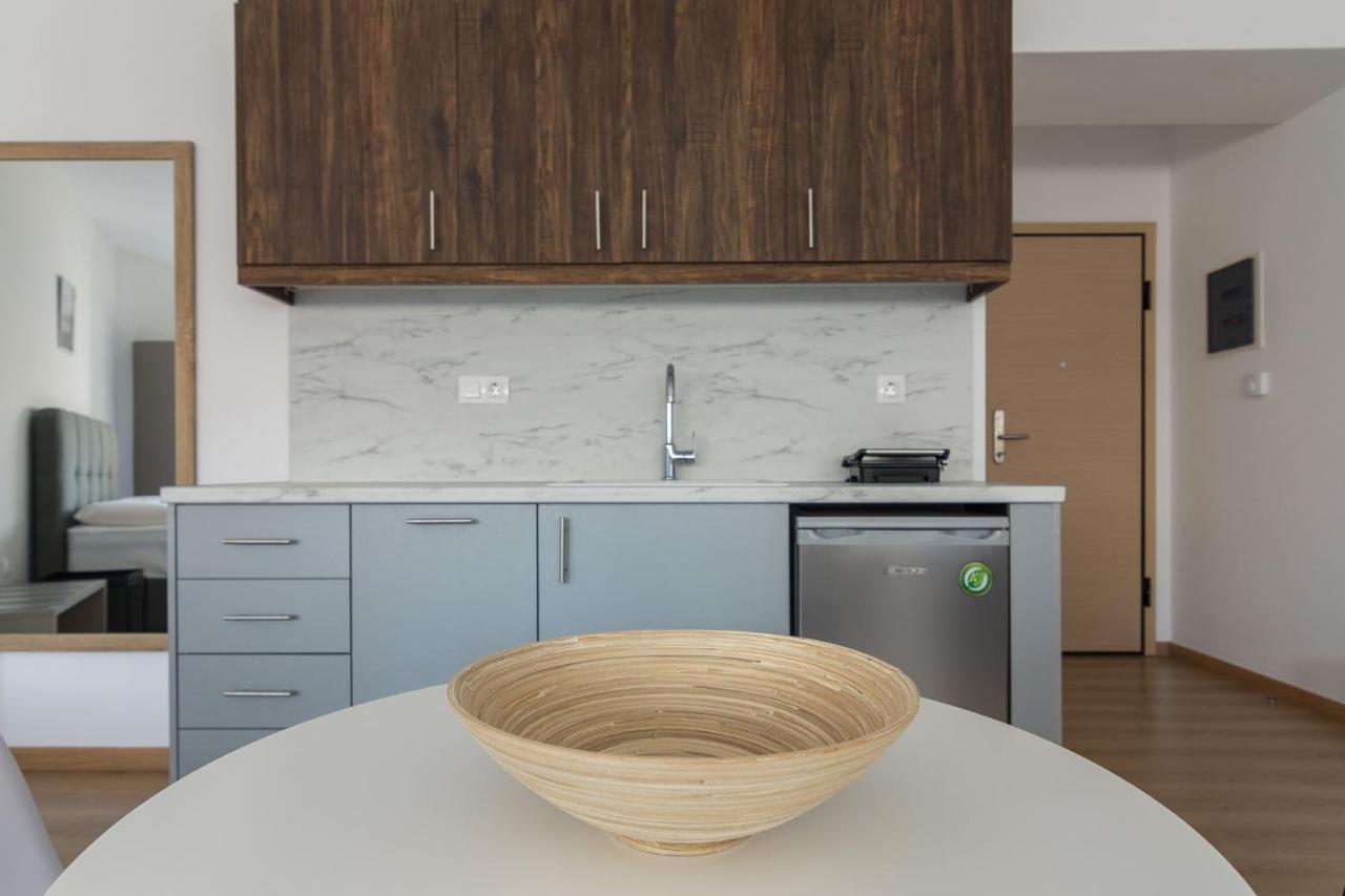 Leochares Lifestyle Apartments - Self Check-In Athena Bagian luar foto
